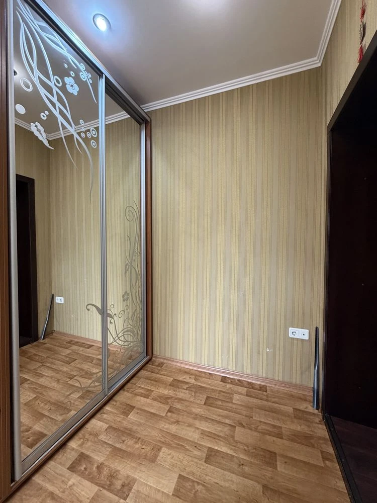 For Sale: Three-Room Apartment on South Prospect, Southern Avenue.