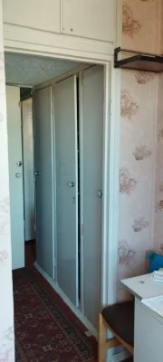 Selling my 1-room apartment in Saltovka microdistrict, 522. Near Studenchesk metro station.