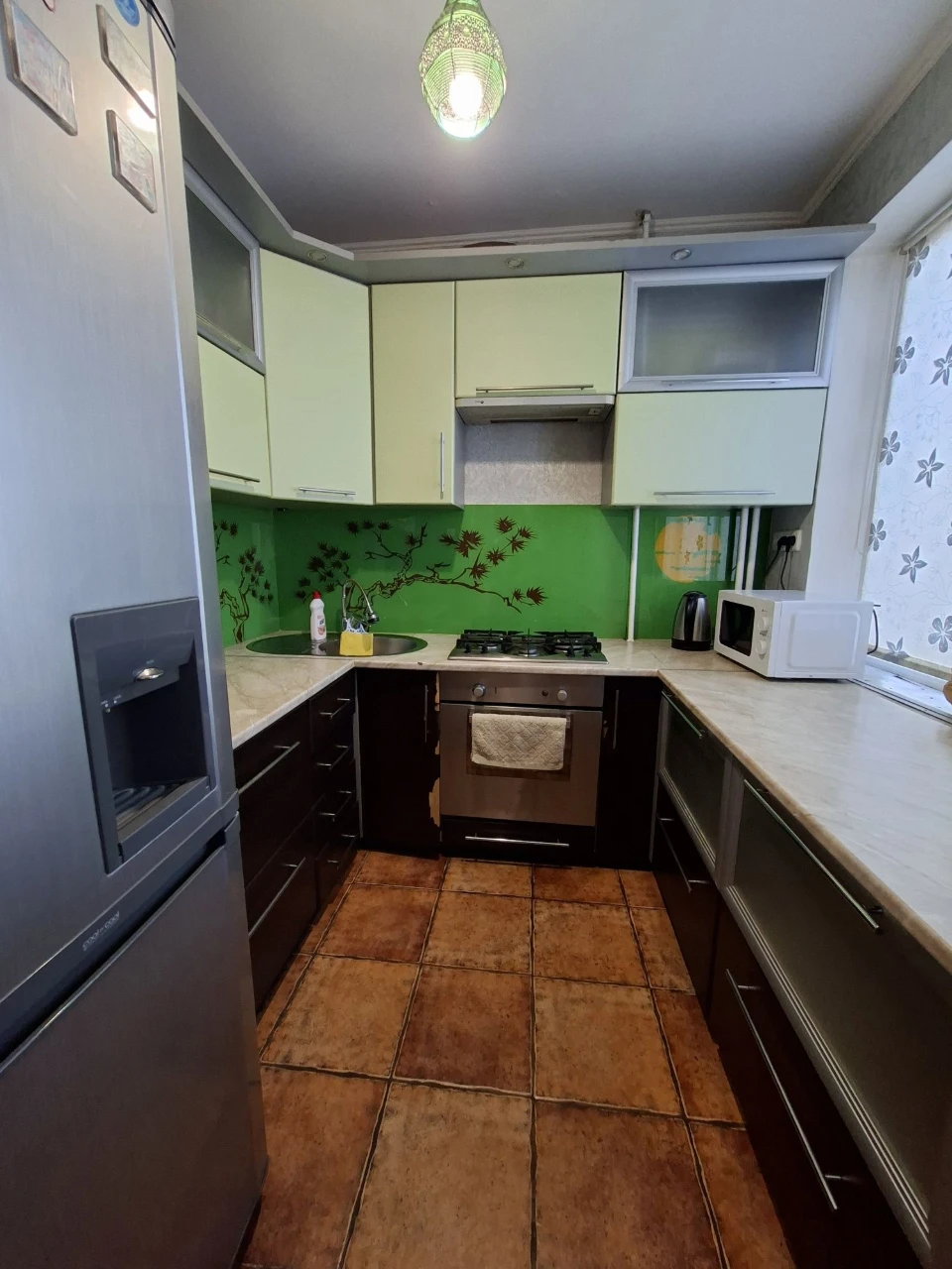 Selling a 3-room apartment with independent heating, all furniture and equipment