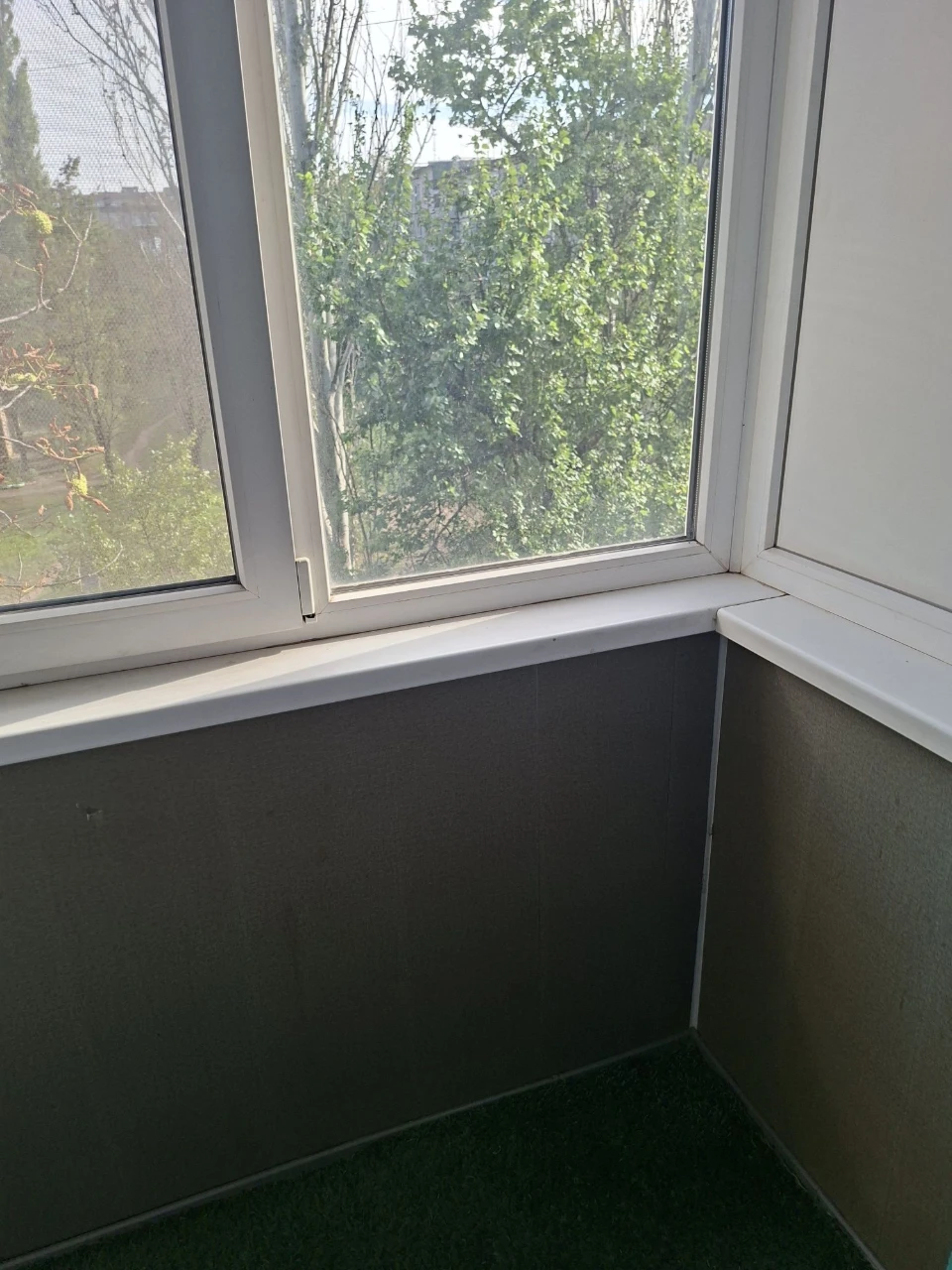 Selling a 3-room apartment with independent heating, all furniture and equipment
