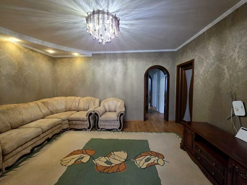 Apartment. Slava Street, Pioneer District, Krivoi Rog