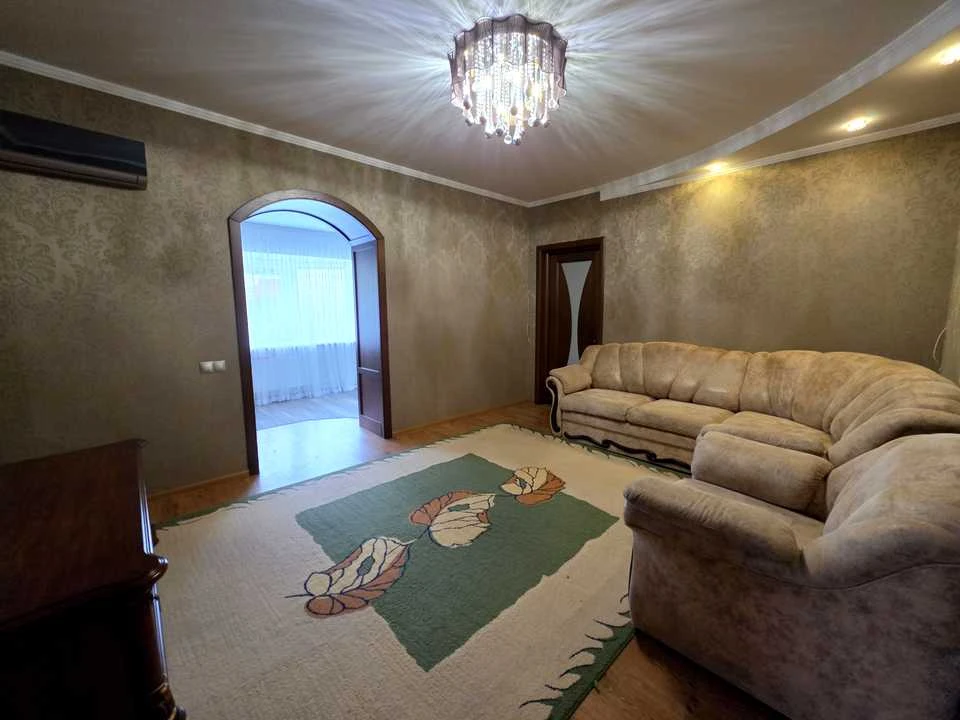 Apartment. Slava Street, Pioneer District, Krivoi Rog