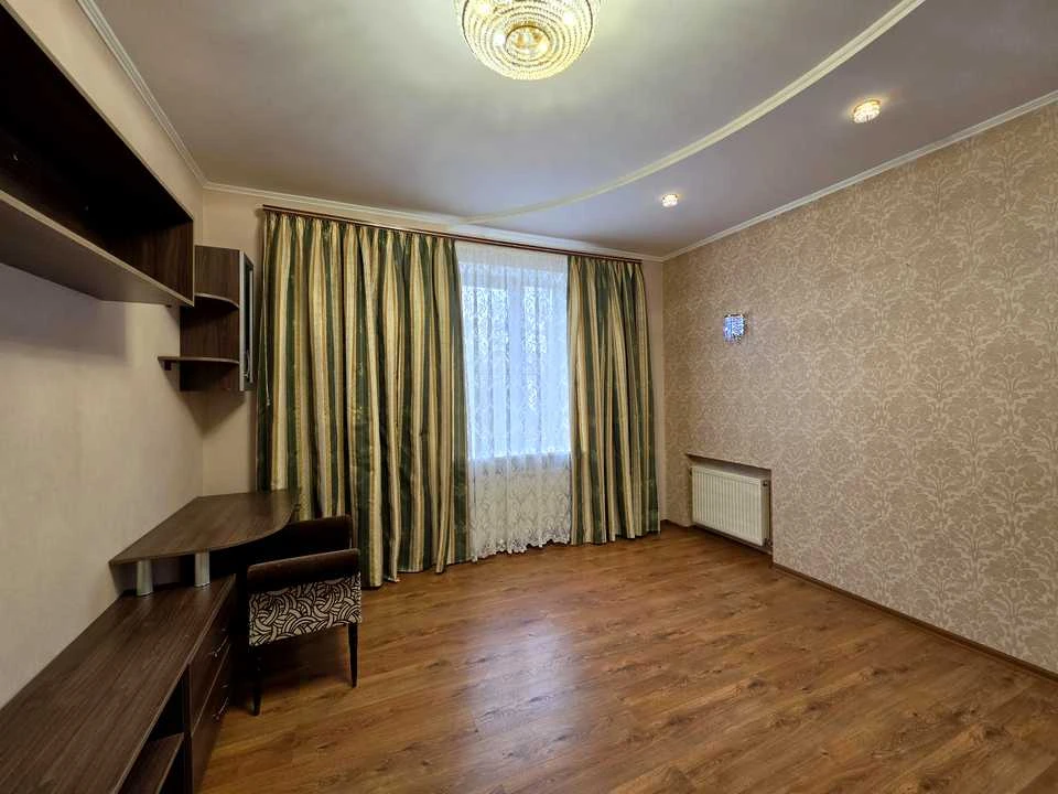 Apartment. Slava Street, Pioneer District, Krivoi Rog