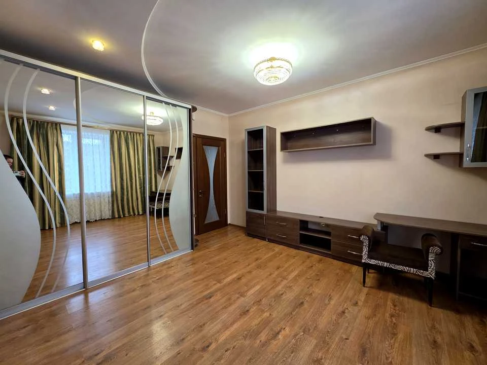 Apartment. Slava Street, Pioneer District, Krivoi Rog