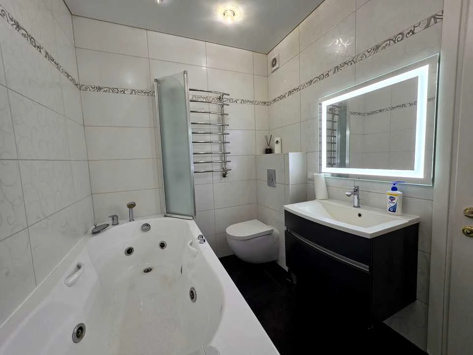 Apartment. Slava Street, Pioneer District, Krivoi Rog