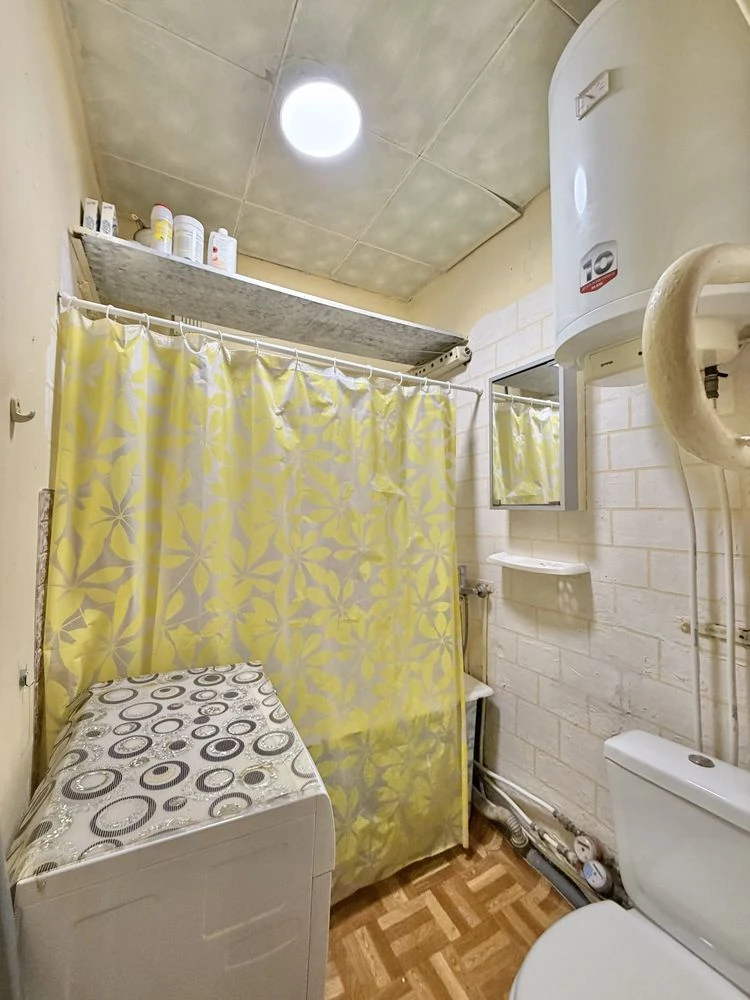 One-bedroom apartment for sale on the 173rd quarter of Fox Street