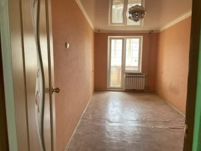 For sale, 3-room apartment on Zarichna Street.