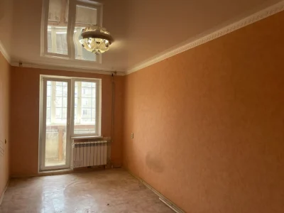 For sale, 3-room apartment on Zarichna Street.