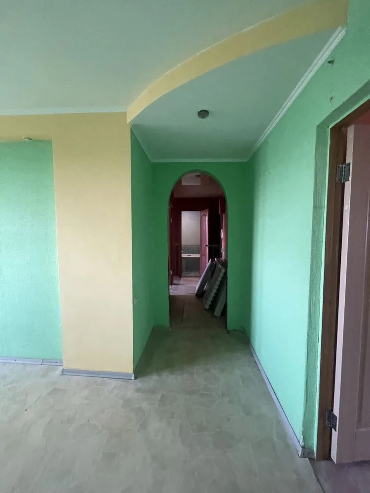 For sale, 3-room apartment on Zarichna Street.
