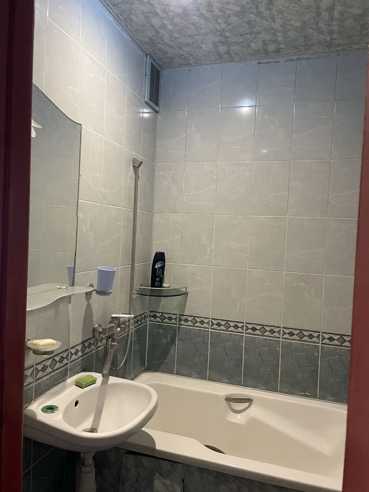 For sale, 3-room apartment on Zarichna Street.