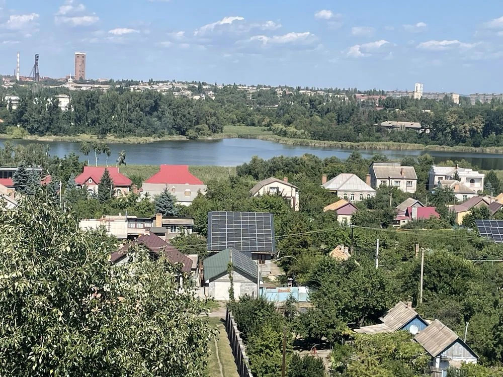 For sale, 3-room apartment on Zarichna Street.