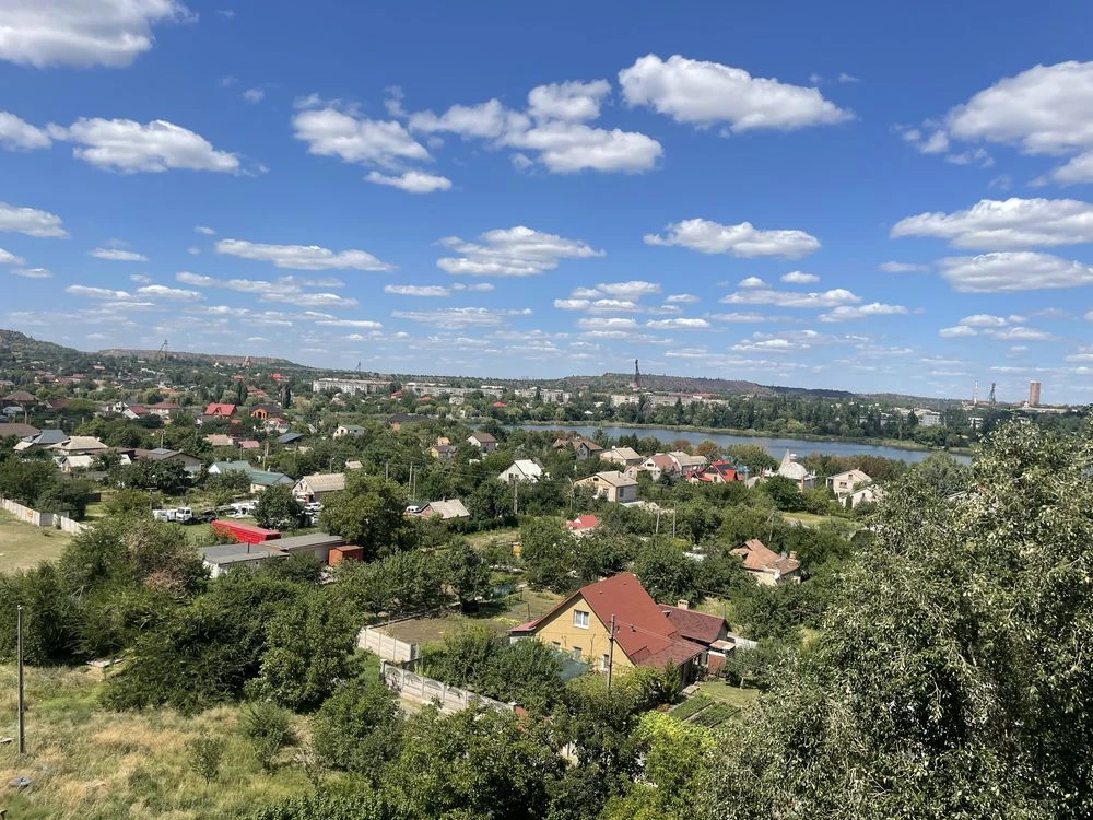For sale, 3-room apartment on Zarichna Street.