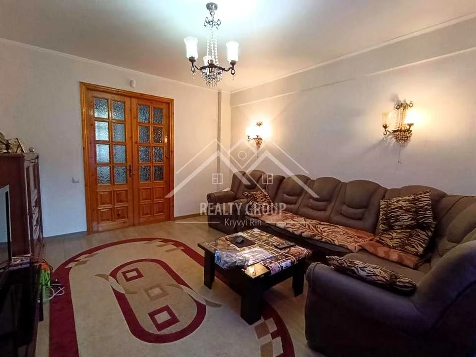 Apartment. Kryvi Rog, University Avenue