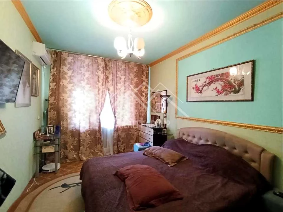 Apartment. Kryvi Rog, University Avenue