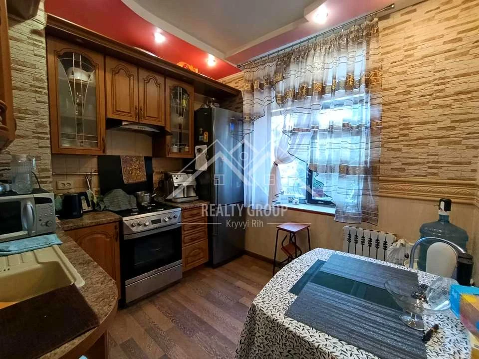 Apartment. Kryvi Rog, University Avenue