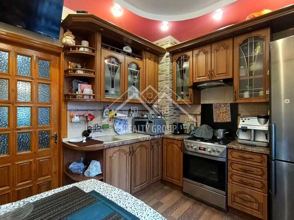 Apartment. Kryvi Rog, University Avenue