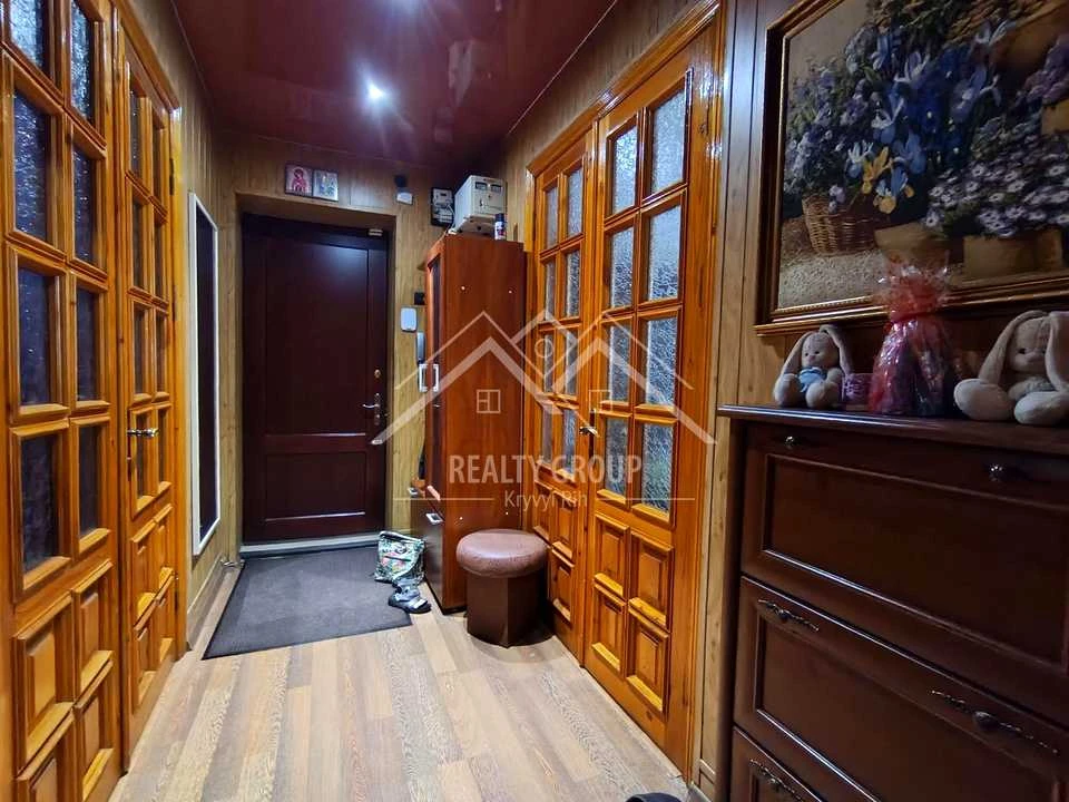 Apartment. Kryvi Rog, University Avenue