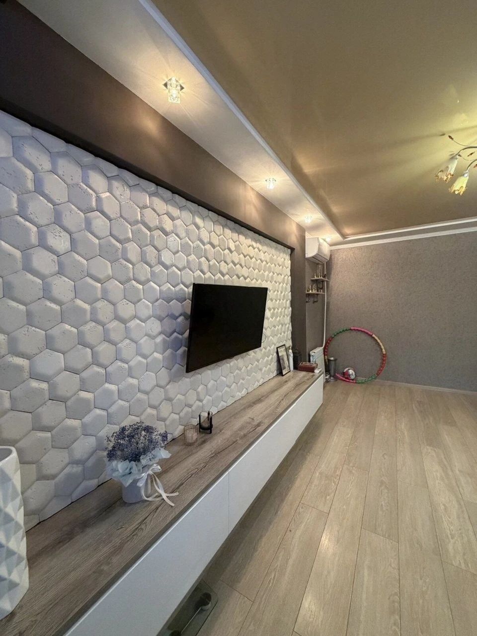 3-bedroom apartment for sale on Ingulets Avenue (Peremohy Street, 18)