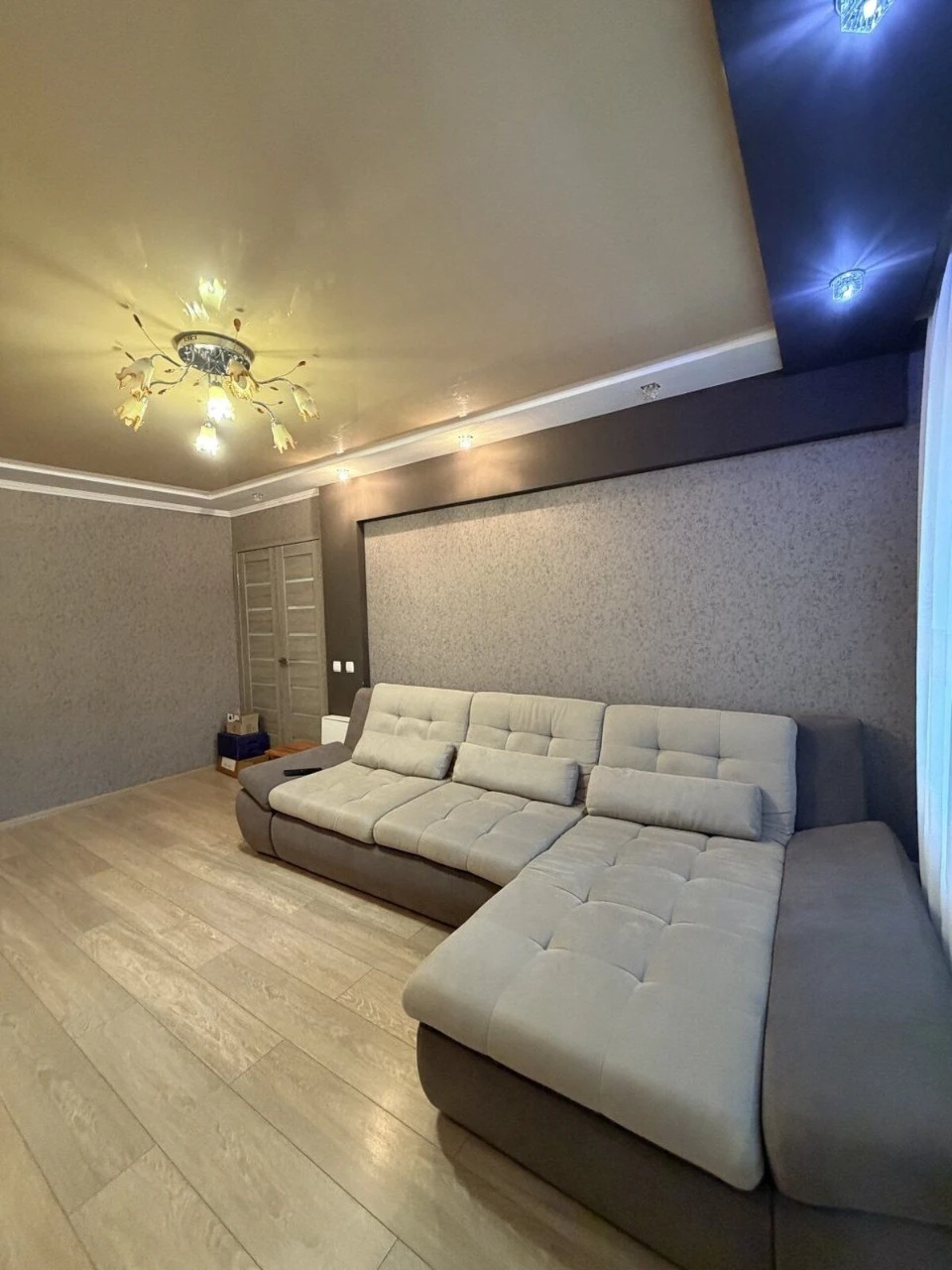 3-bedroom apartment for sale on Ingulets Avenue (Peremohy Street, 18)