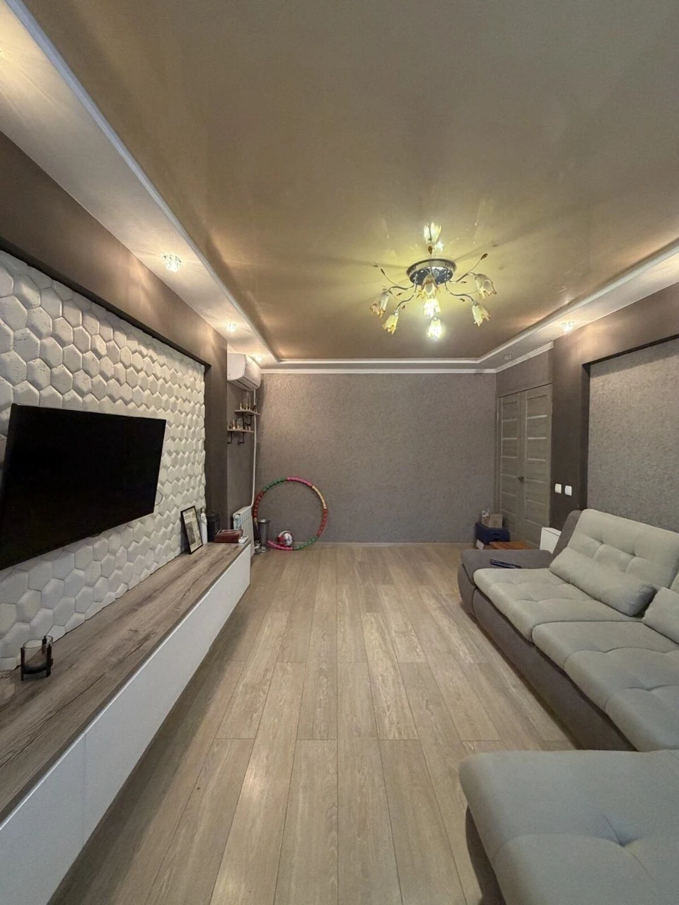 3-bedroom apartment for sale on Ingulets Avenue (Peremohy Street, 18)