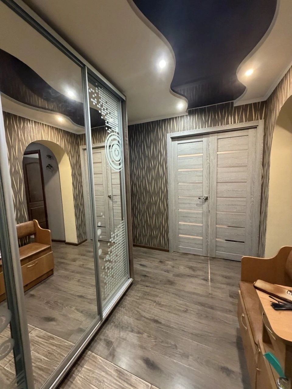3-bedroom apartment for sale on Ingulets Avenue (Peremohy Street, 18)