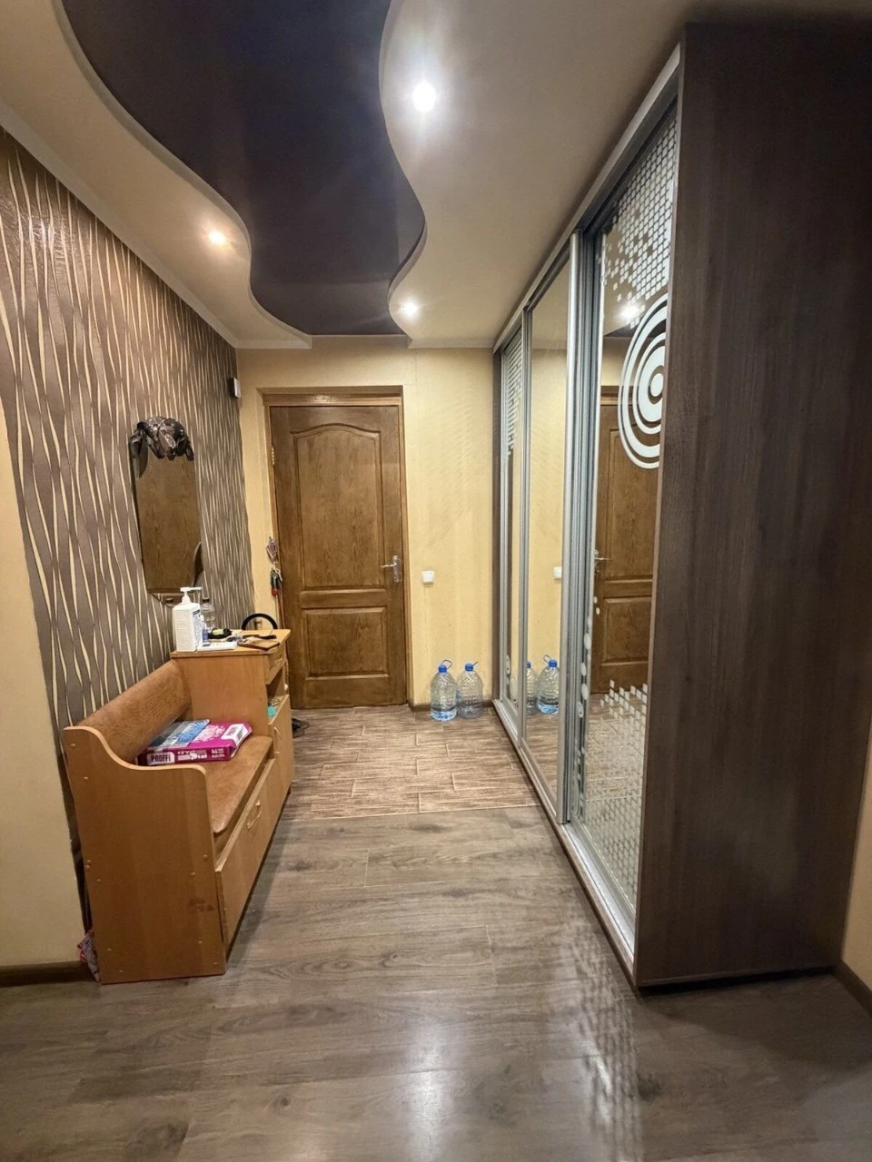 3-bedroom apartment for sale on Ingulets Avenue (Peremohy Street, 18)