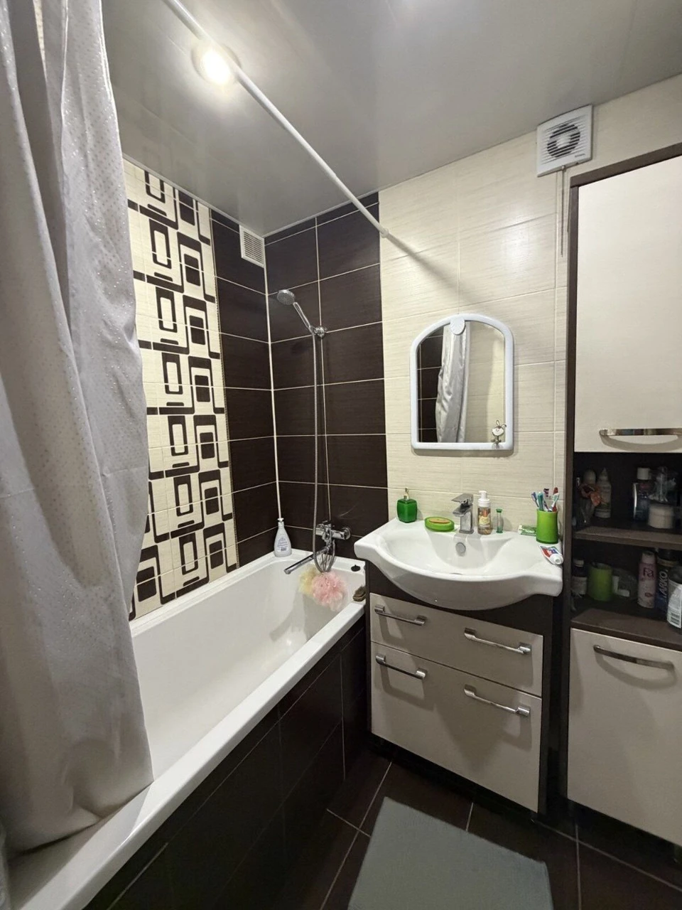 3-bedroom apartment for sale on Ingulets Avenue (Peremohy Street, 18)
