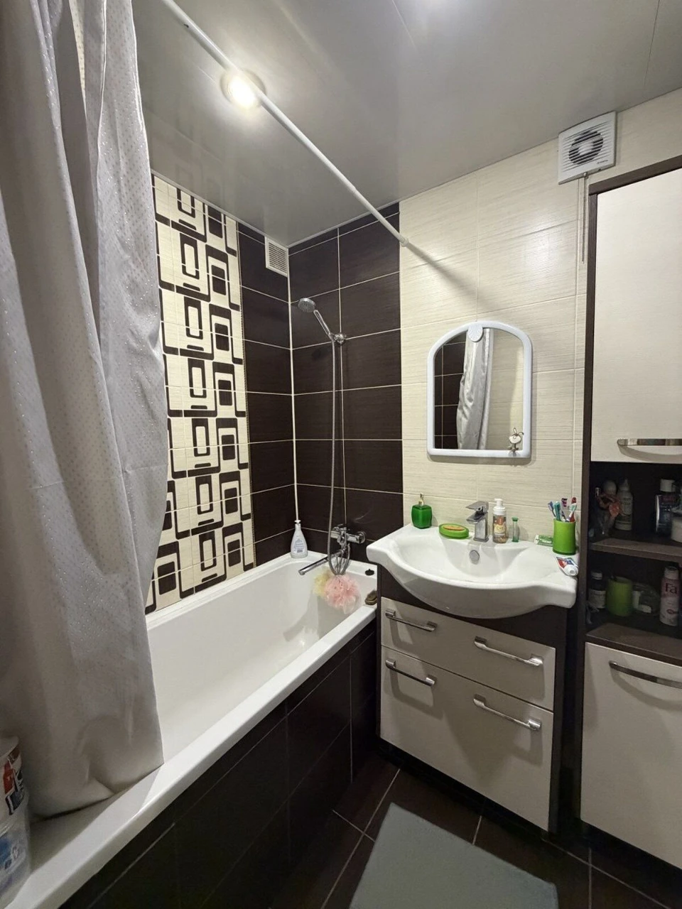 3-bedroom apartment for sale on Ingulets Avenue (Peremohy Street, 18)