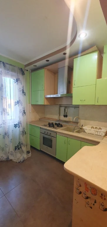 Spacious 3-bedroom apartment for sale on Восточный 1.
