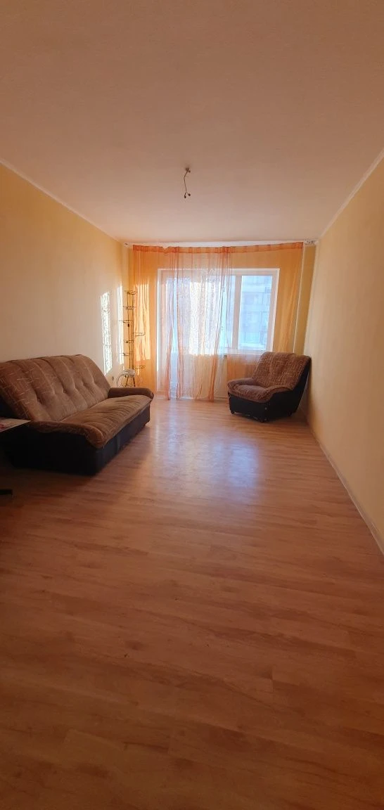 Spacious 3-bedroom apartment for sale on Восточный 1.