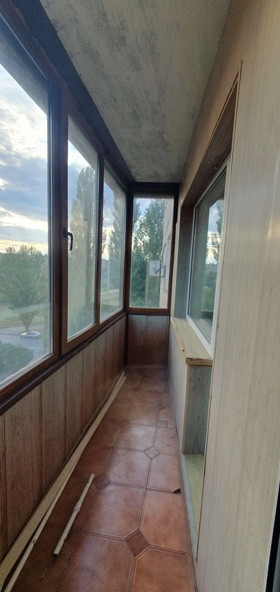 Spacious 3-bedroom apartment for sale on Восточный 1.