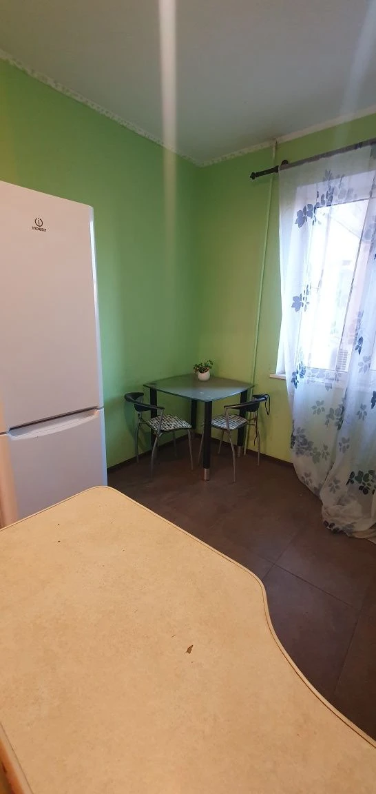 Spacious 3-bedroom apartment for sale on Восточный 1.