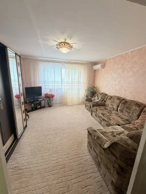 Warm and bright 3-room apartment in the city center