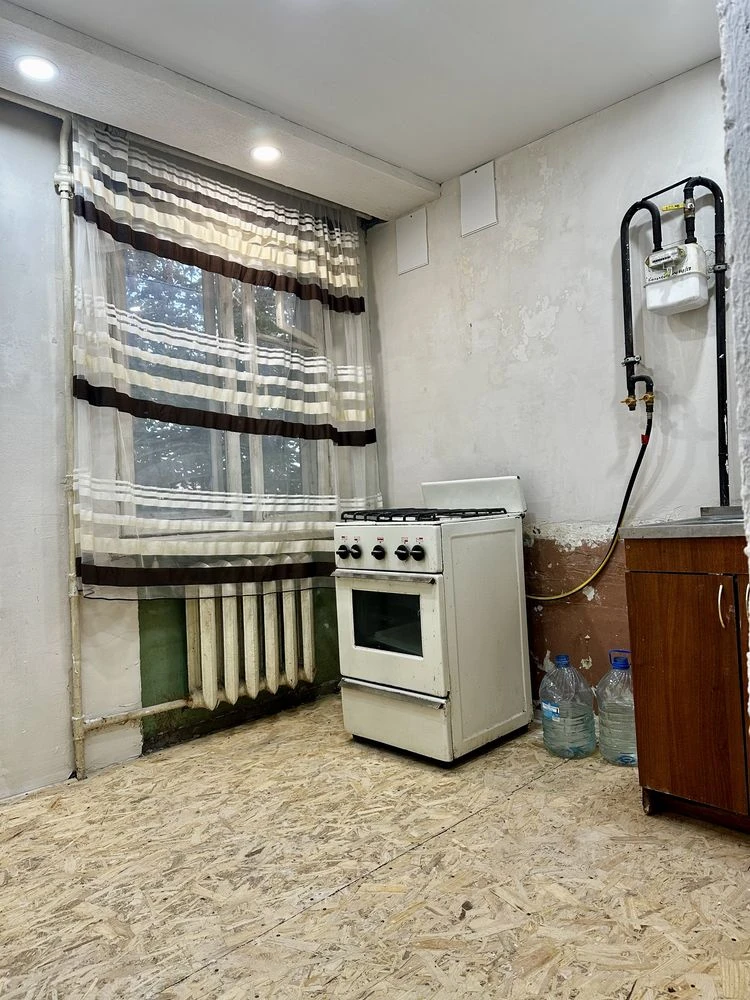 1-комнатная квартира в центре 17-го квартала, Колочажского, 110, кирпичный дом