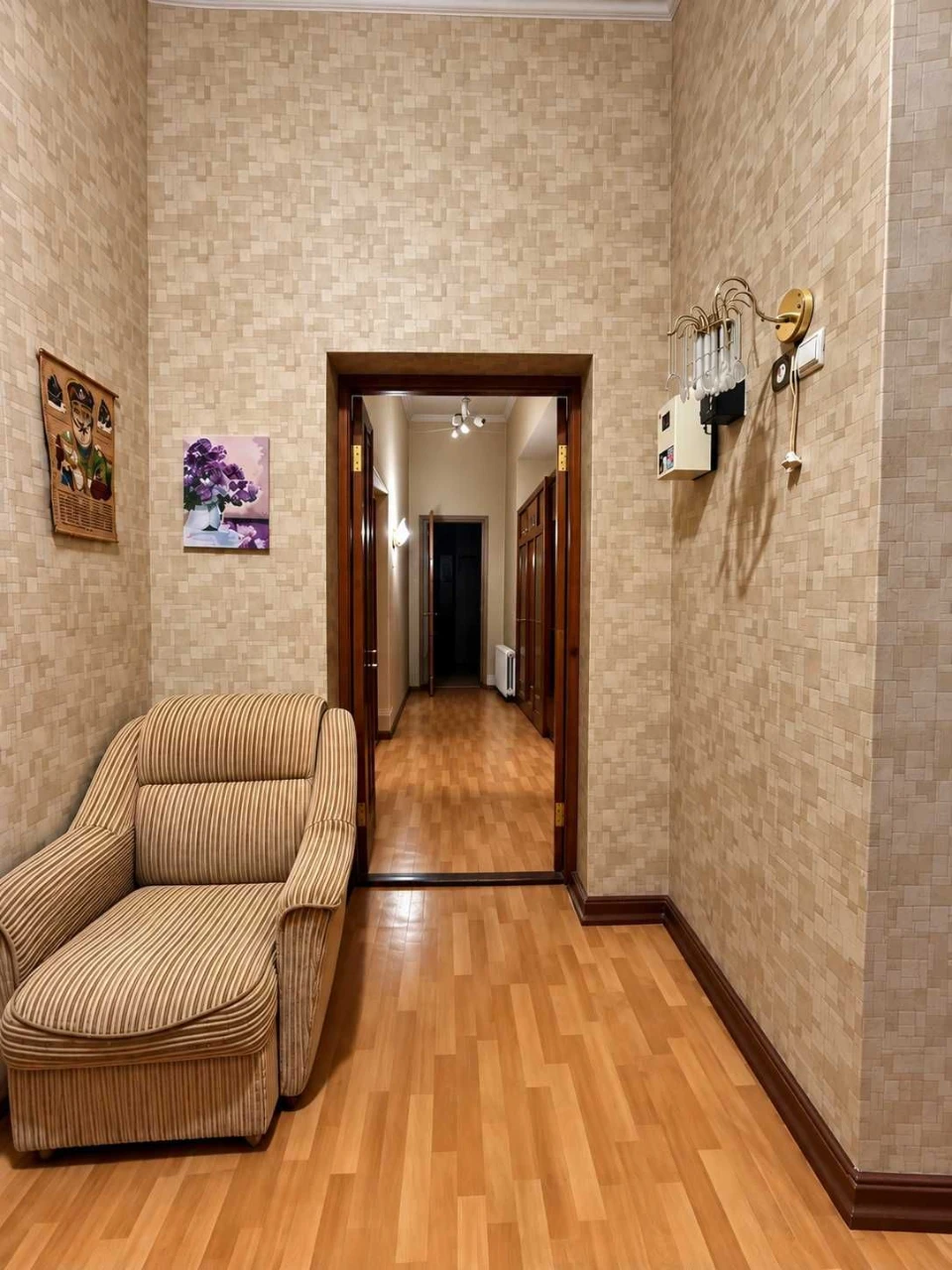 Sale of a 5-room apartment on the Ingul' River with a separate entrance and a large
