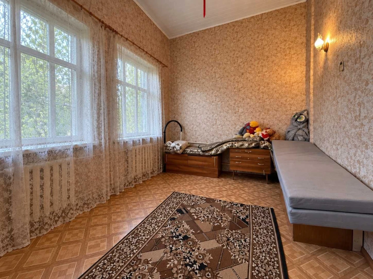 Sale of a 5-room apartment on the Ingul' River with a separate entrance and a large