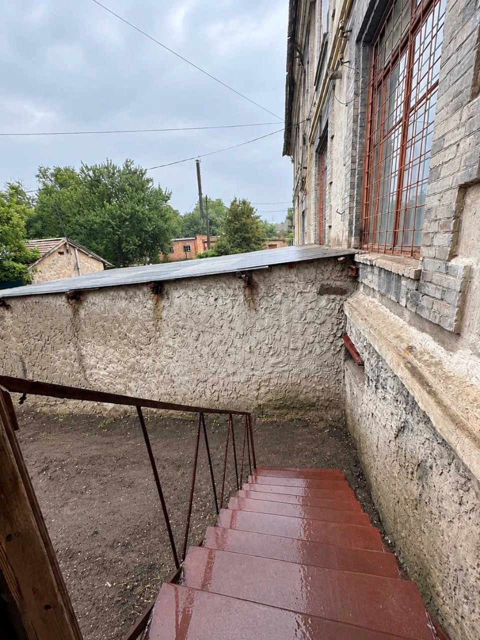 Sale of a 5-room apartment on the Ingul' River with a separate entrance and a large