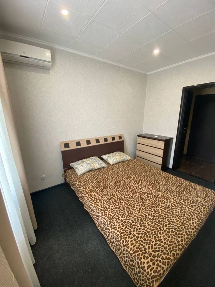Sale of a 2-room apartment on Kryvorizhstal Street "Red"