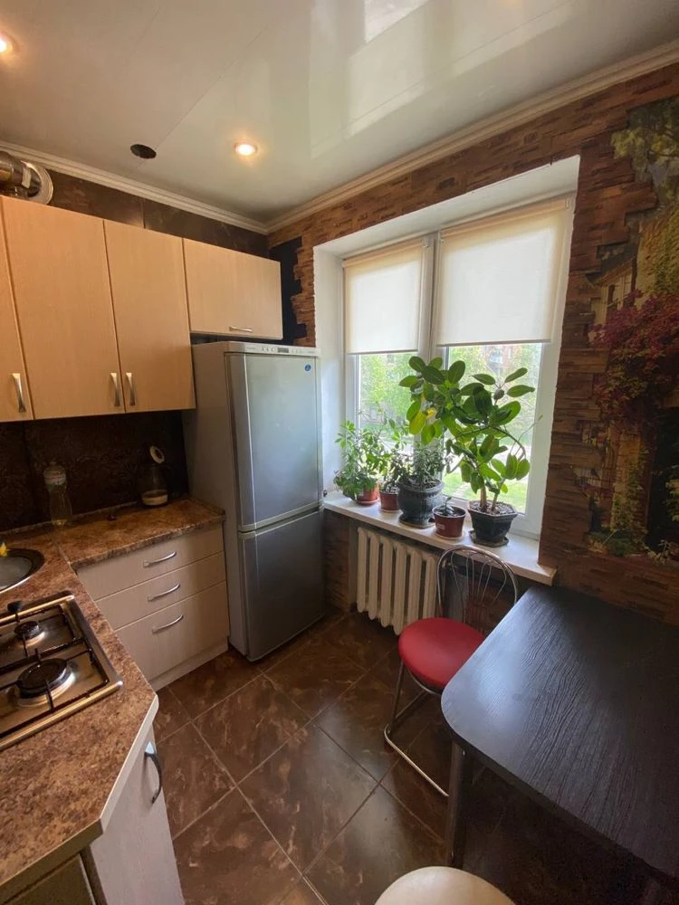 Sale of a 2-room apartment on Kryvorizhstal Street "Red"
