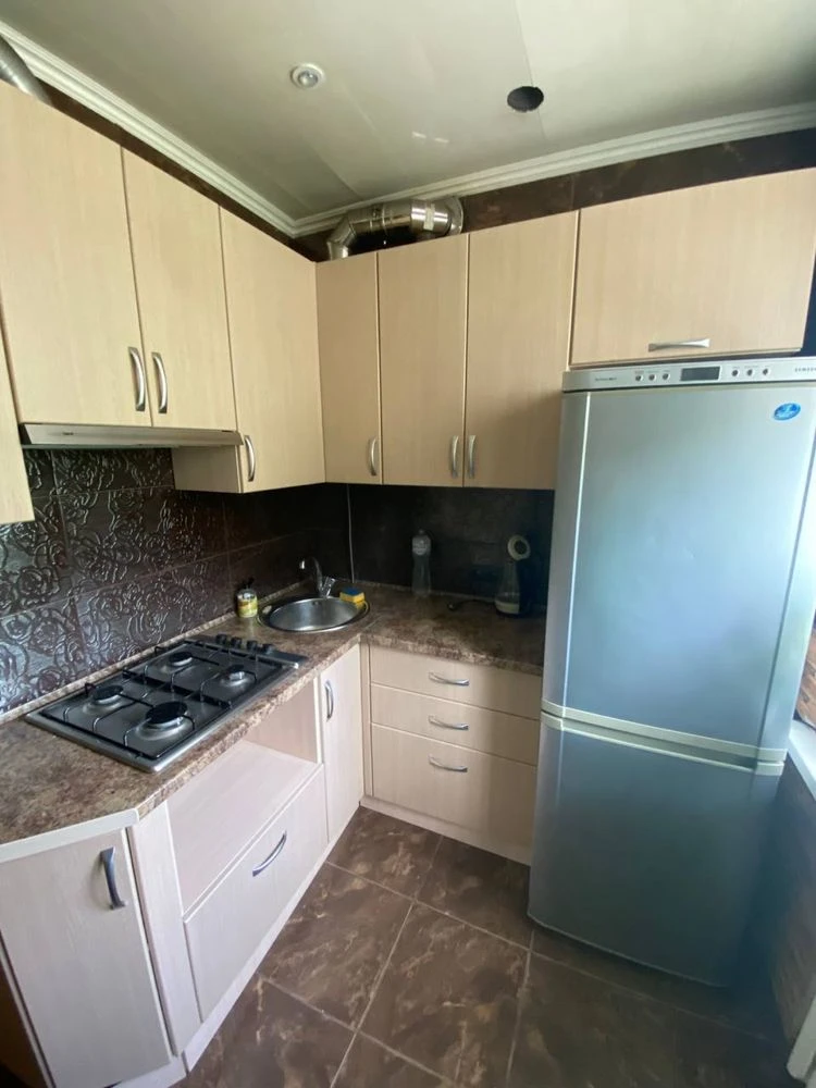 Sale of a 2-room apartment on Kryvorizhstal Street "Red"