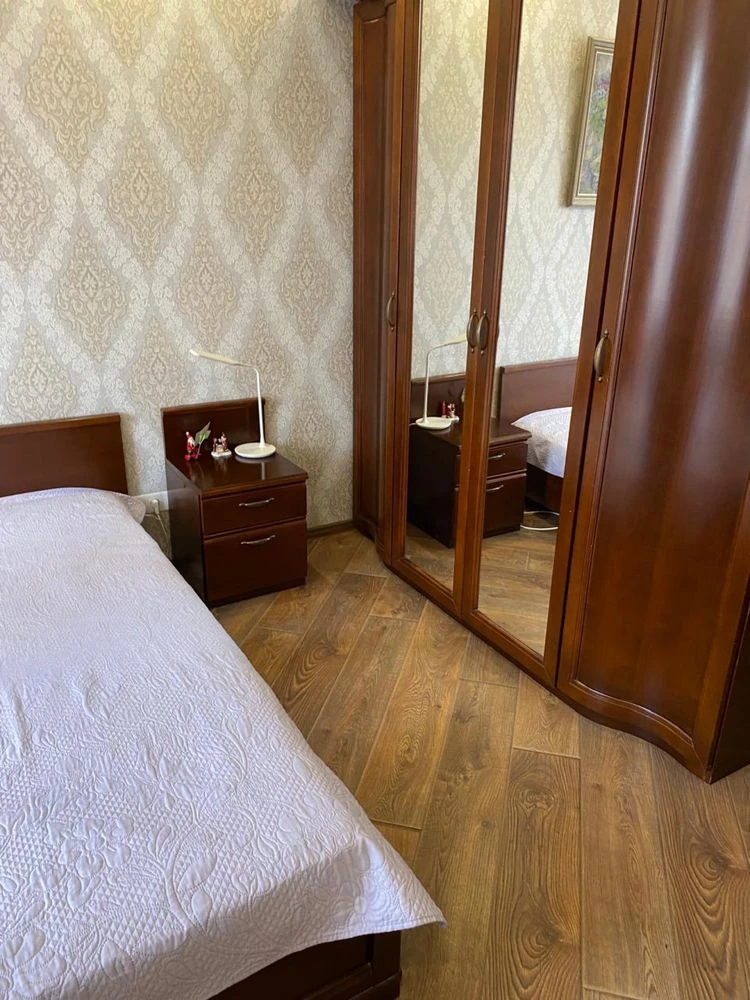 Продається чудова 3-кімнатна квартира "сталінка" з ремонтом