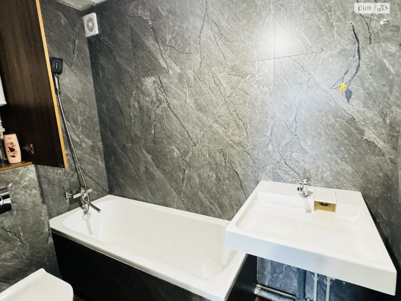 Продається квартира, 3 кімнати