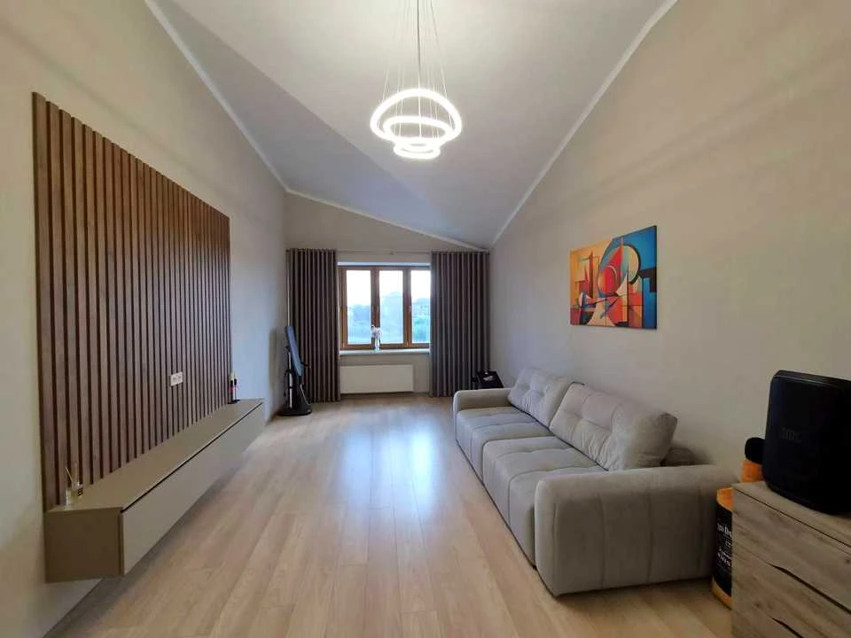 Квартира. Кривой Рог, улица Александра Поля, 7