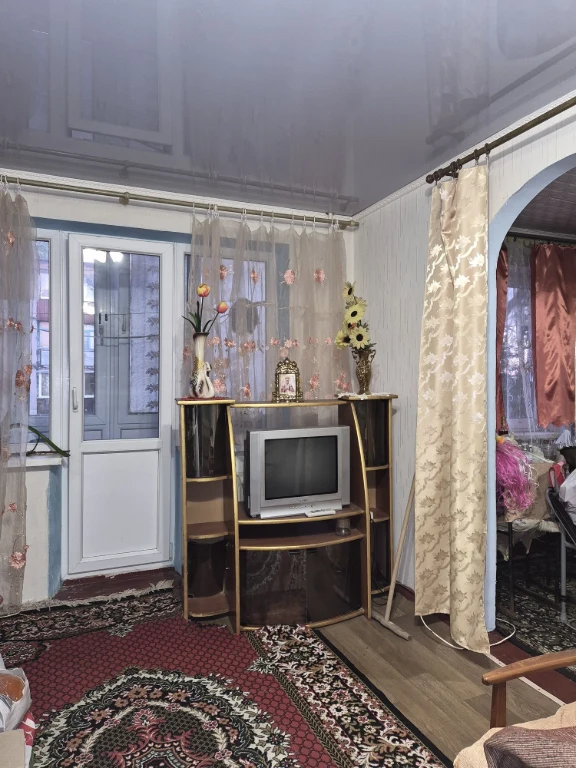 For Sale: 2-room apartment on the 3rd floor in the Uhtomsky Voskhom residential complex, Plia district.