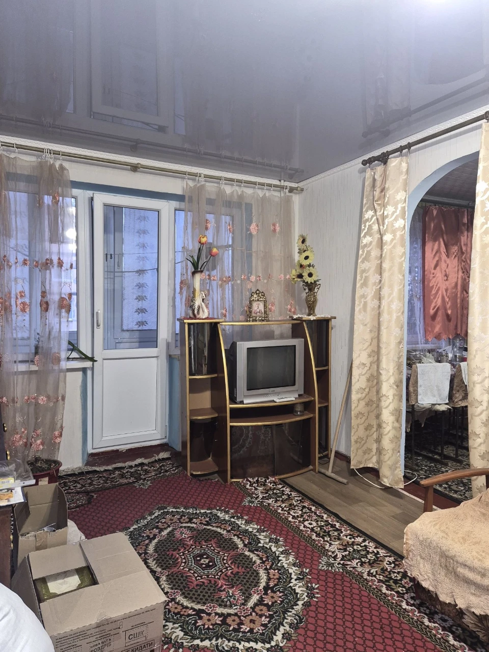 For Sale: 2-room apartment on the 3rd floor in the Uhtomsky Voskhom residential complex, Plia district.