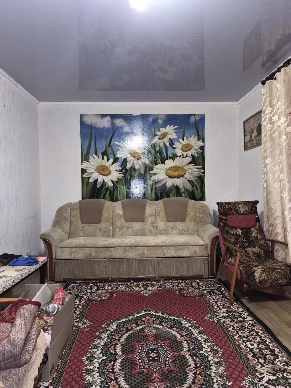 For Sale: 2-room apartment on the 3rd floor in the Uhtomsky Voskhom residential complex, Plia district.