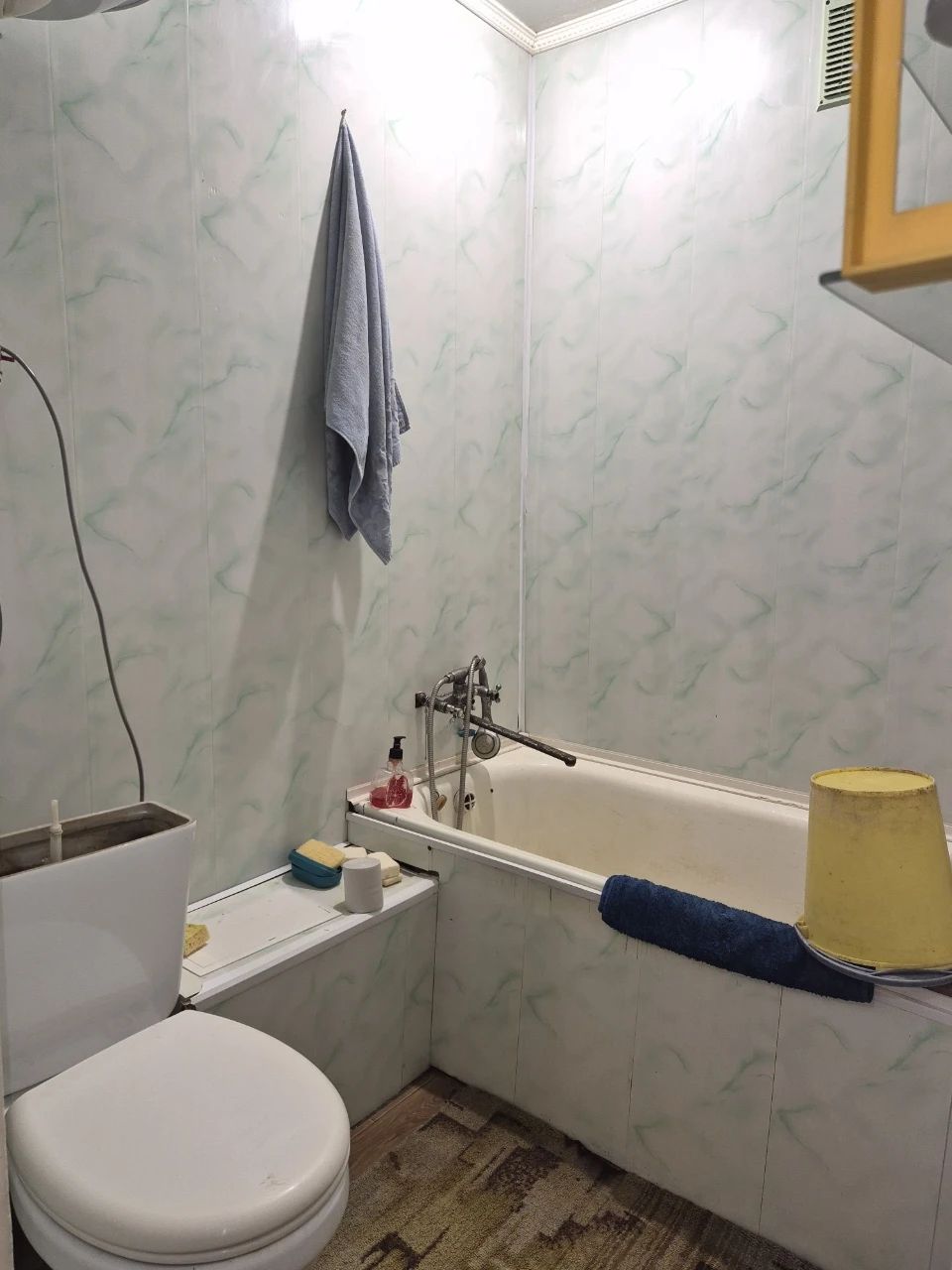 For Sale: 2-room apartment on the 3rd floor in the Uhtomsky Voskhom residential complex, Plia district.