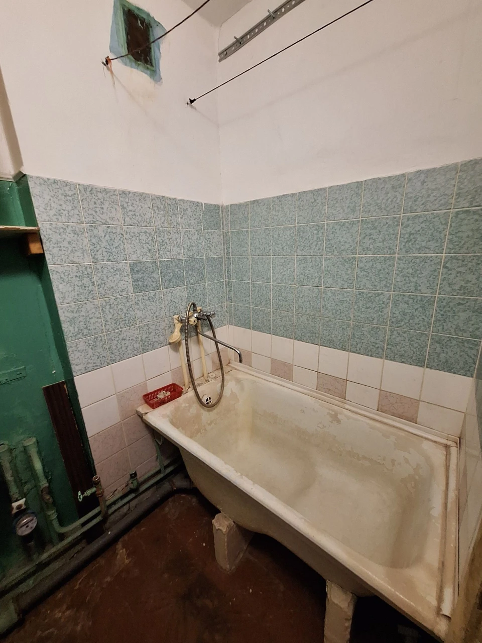 Affordable apartment on Druzhbi Street