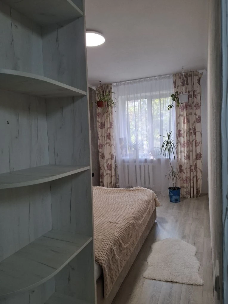 Продається 2-кімнатна квартира на 129 кварталі