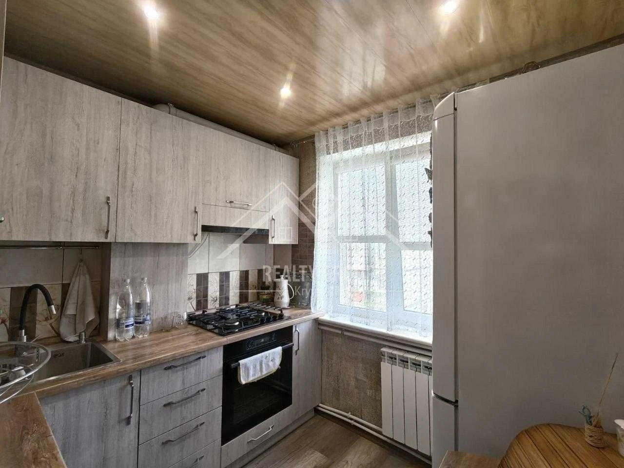 For Sale 3-bedroom apartment with independent heating (Matevych)